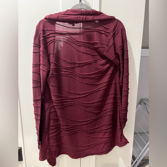 Yak n Yeti Size Small Maroon Cardigan - Picture 4 of 4